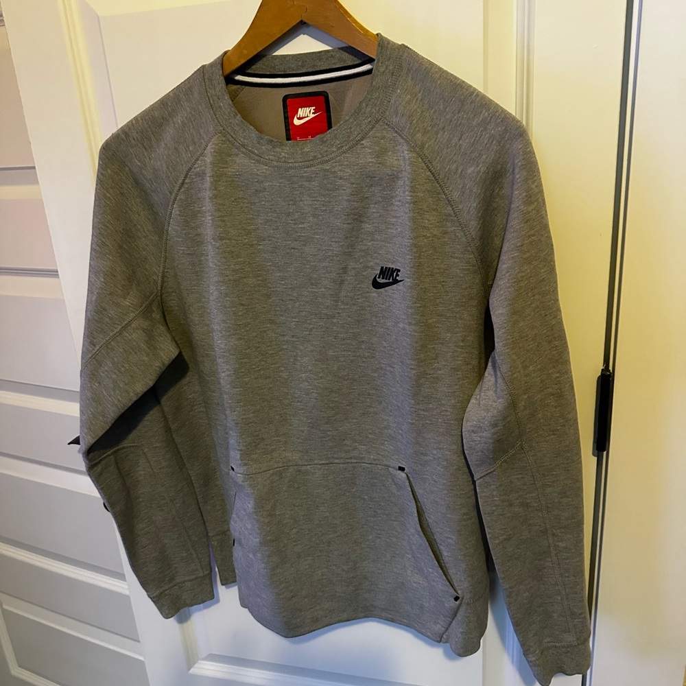 Nike Men's Heather Gray Crewneck Sweater